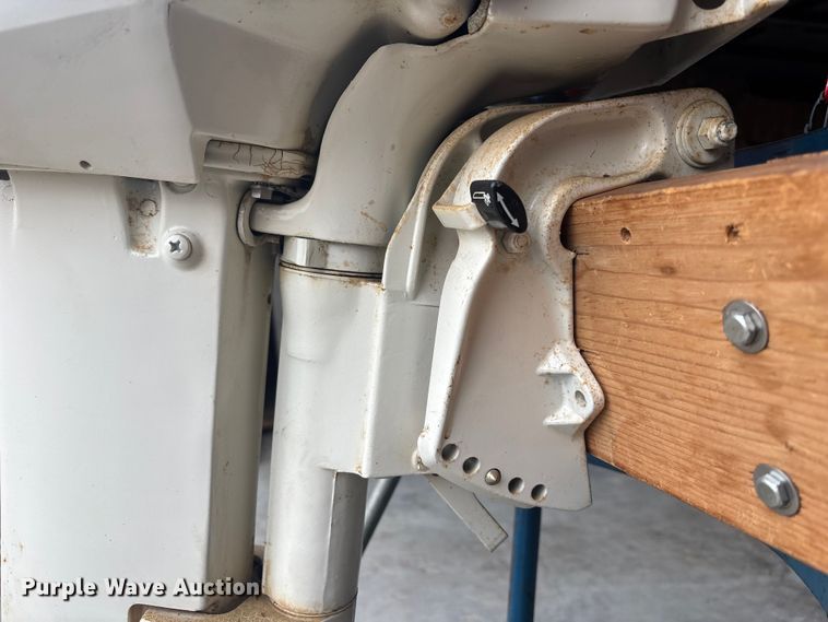 image for item FB3525 1990 Johnson 15  boat motor