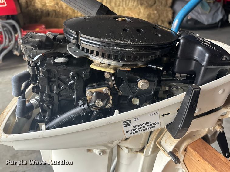 image for item FB3525 1990 Johnson 15  boat motor