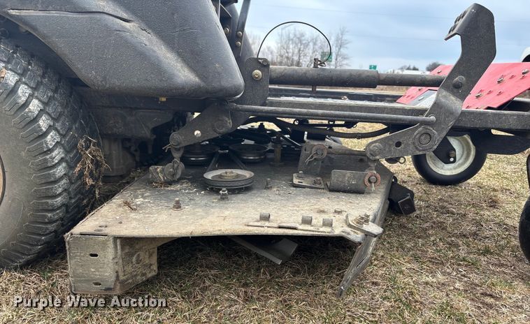 image for item FB3526 2006 Gravely ZT 2348 ZTR lawn mower