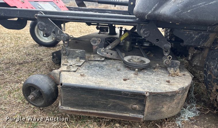 image for item FB3526 2006 Gravely ZT 2348 ZTR lawn mower