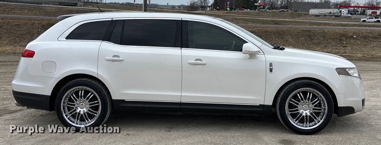 image for item FB3529 2011 Lincoln MKT SUV
