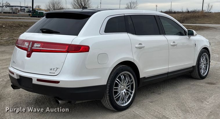 image for item FB3529 2011 Lincoln MKT SUV
