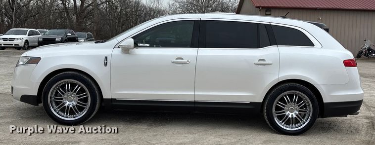 image for item FB3529 2011 Lincoln MKT SUV