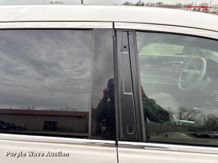 image for item FB3529 2011 Lincoln MKT SUV