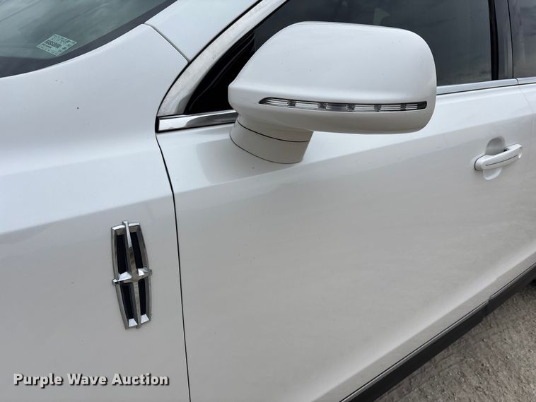 image for item FB3529 2011 Lincoln MKT SUV