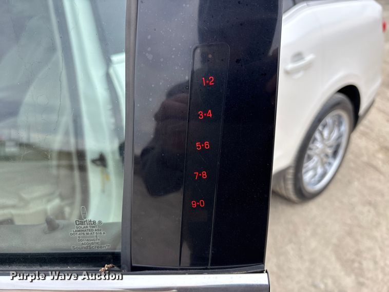 image for item FB3529 2011 Lincoln MKT SUV