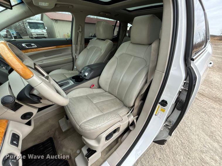 image for item FB3529 2011 Lincoln MKT SUV