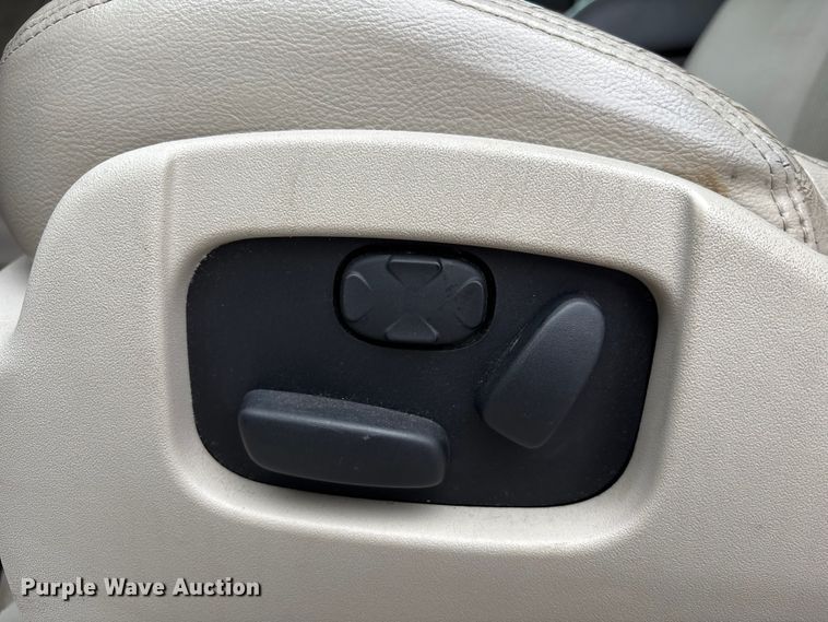 image for item FB3529 2011 Lincoln MKT SUV