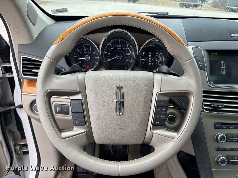 image for item FB3529 2011 Lincoln MKT SUV