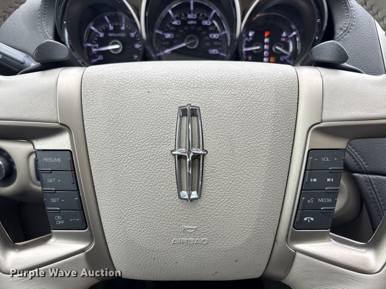 image for item FB3529 2011 Lincoln MKT SUV