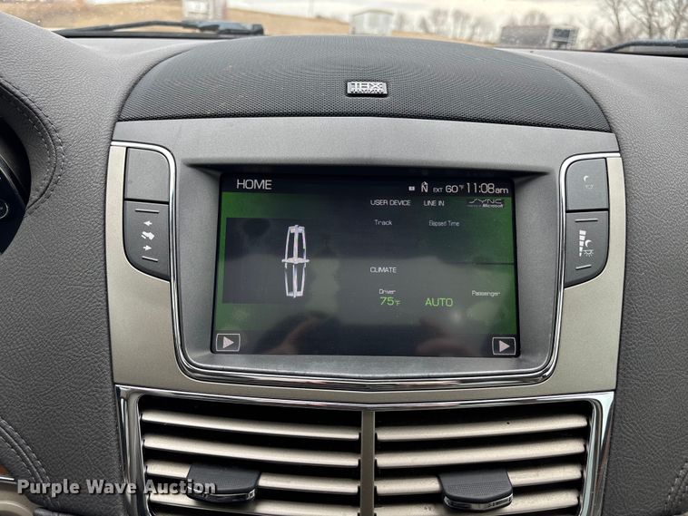 image for item FB3529 2011 Lincoln MKT SUV