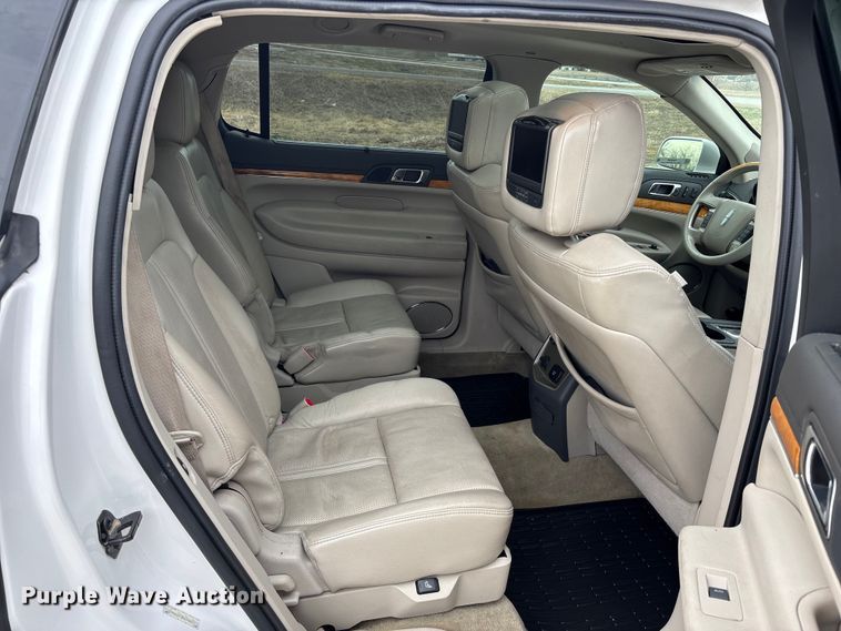 image for item FB3529 2011 Lincoln MKT SUV