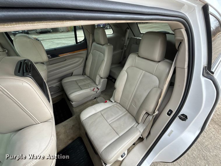 image for item FB3529 2011 Lincoln MKT SUV