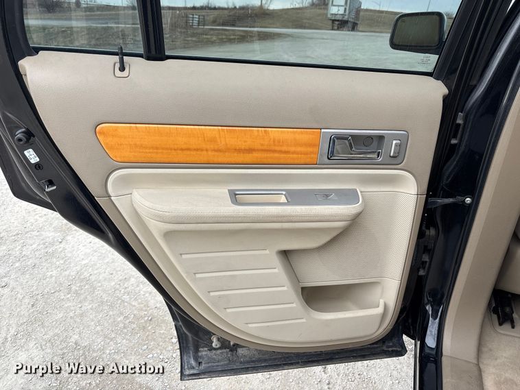 image for item FB3531 2007 Lincoln MKX SUV