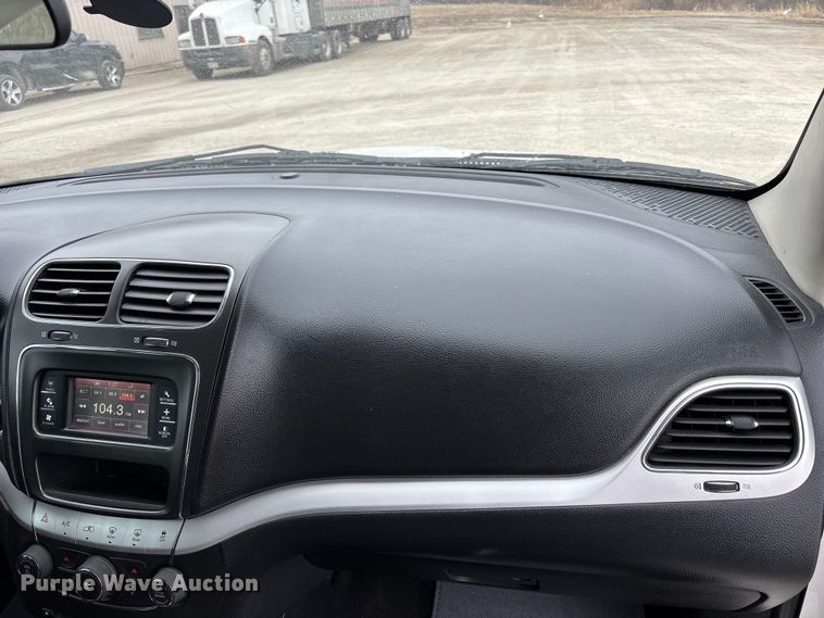 image for item FB3532 2016 Dodge Journey SUV