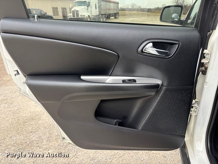 image for item FB3532 2016 Dodge Journey SUV