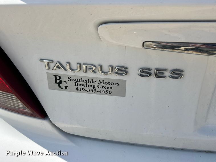 image for item FC5057 2003 Ford Taurus 