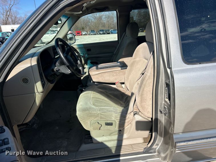 image for item FC5058 2001 Chevrolet Silverado 1500 Ext. Cab pickup truck