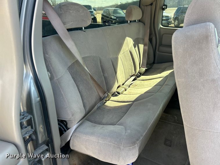 image for item FC5058 2001 Chevrolet Silverado 1500 Ext. Cab pickup truck