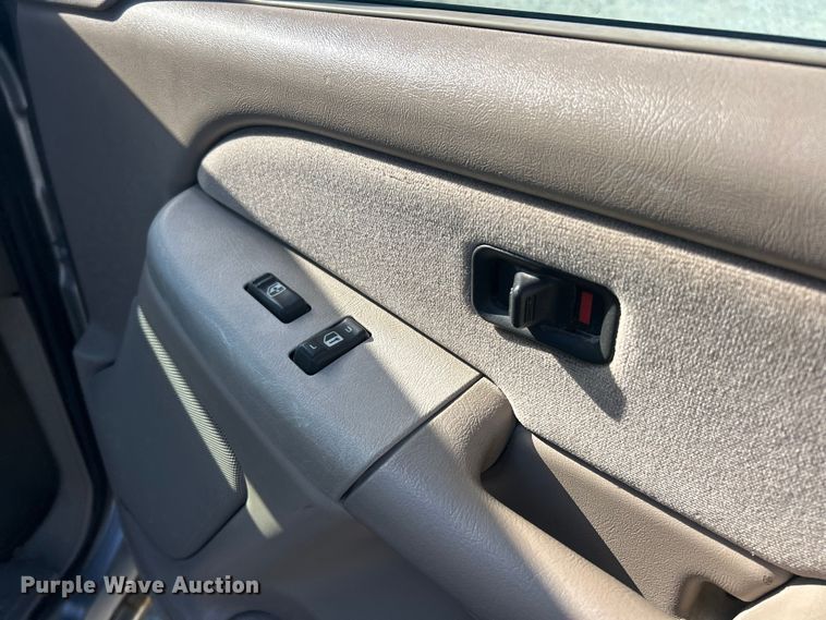 image for item FC5058 2001 Chevrolet Silverado 1500 Ext. Cab pickup truck