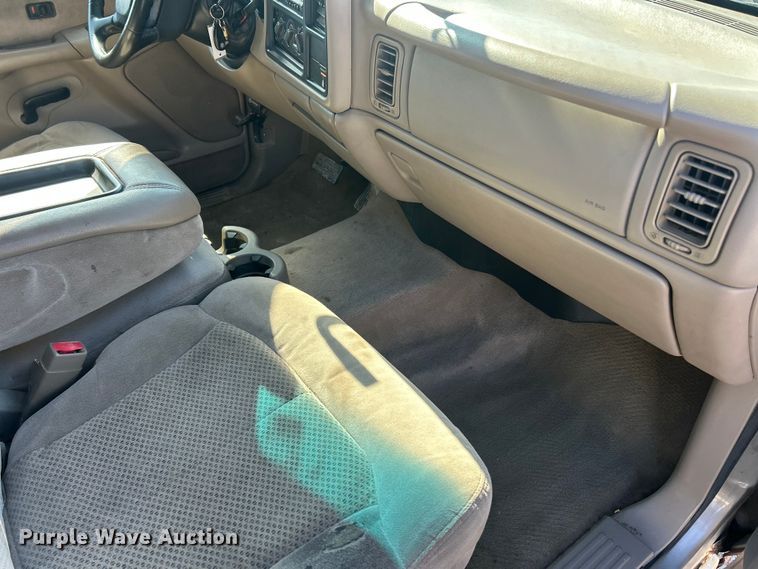 image for item FC5058 2001 Chevrolet Silverado 1500 Ext. Cab pickup truck