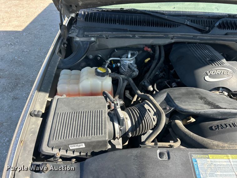 image for item FC5058 2001 Chevrolet Silverado 1500 Ext. Cab pickup truck