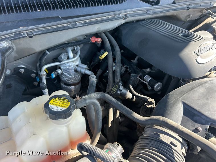 image for item FC5058 2001 Chevrolet Silverado 1500 Ext. Cab pickup truck