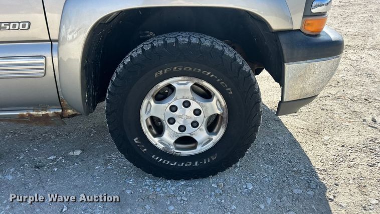 image for item FC5058 2001 Chevrolet Silverado 1500 Ext. Cab pickup truck