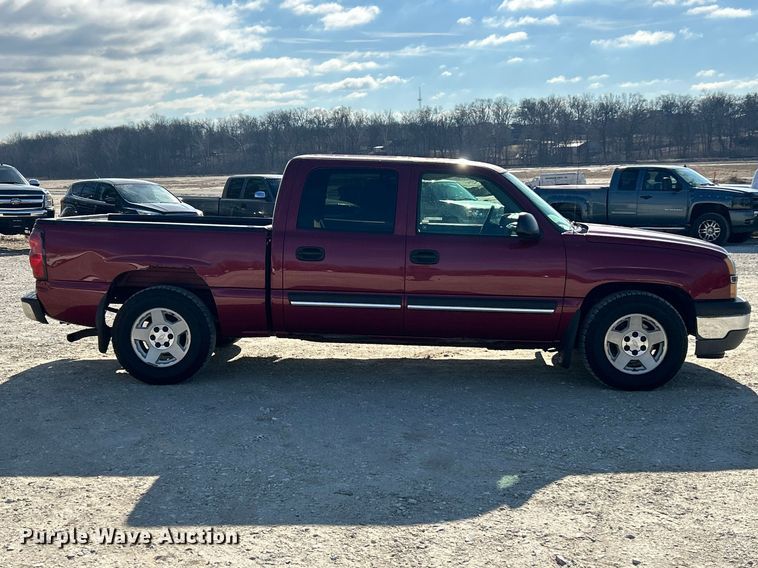 image for item FC5060 2005 Chevrolet Silverado 1500 Crew Cab pickup truck