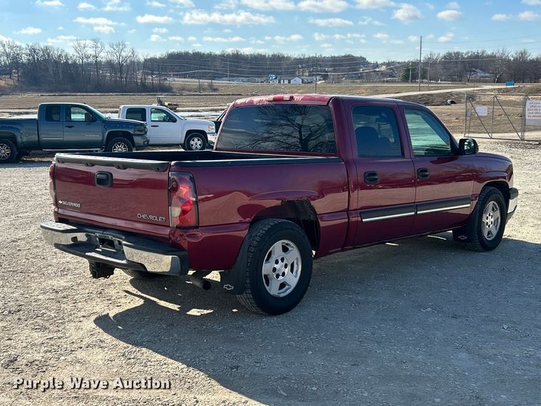 image for item FC5060 2005 Chevrolet Silverado 1500 Crew Cab pickup truck
