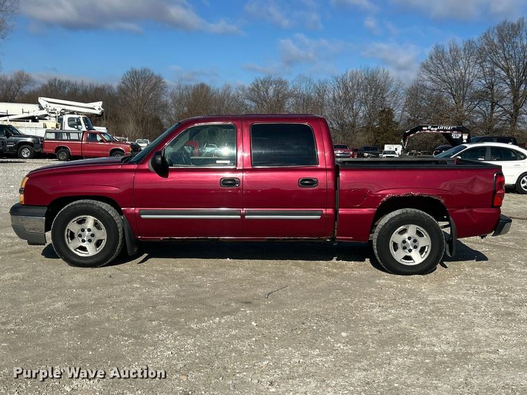 image for item FC5060 2005 Chevrolet Silverado 1500 Crew Cab pickup truck