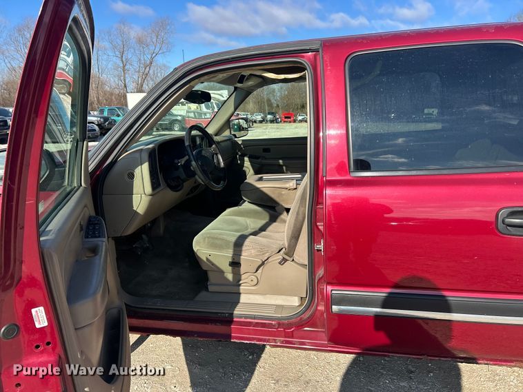 image for item FC5060 2005 Chevrolet Silverado 1500 Crew Cab pickup truck