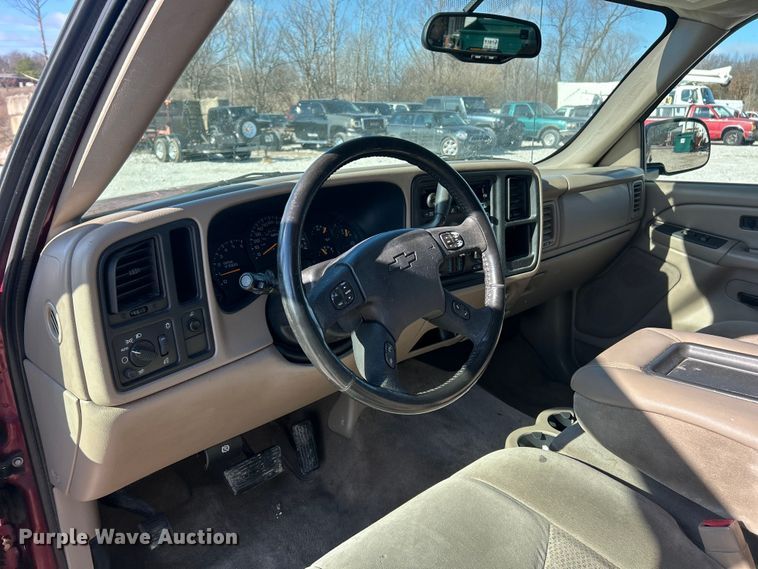 image for item FC5060 2005 Chevrolet Silverado 1500 Crew Cab pickup truck