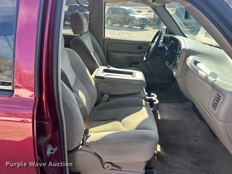 image for item FC5060 2005 Chevrolet Silverado 1500 Crew Cab pickup truck