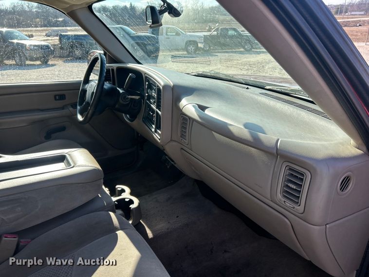 image for item FC5060 2005 Chevrolet Silverado 1500 Crew Cab pickup truck