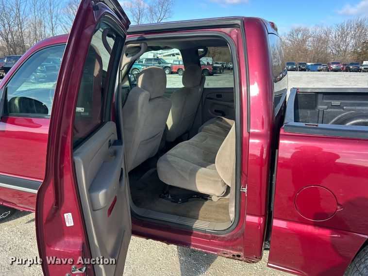 image for item FC5060 2005 Chevrolet Silverado 1500 Crew Cab pickup truck