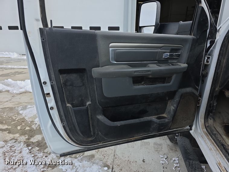 image for item FI0762 2015 Dodge Ram 3500HD utility bed pickup truck