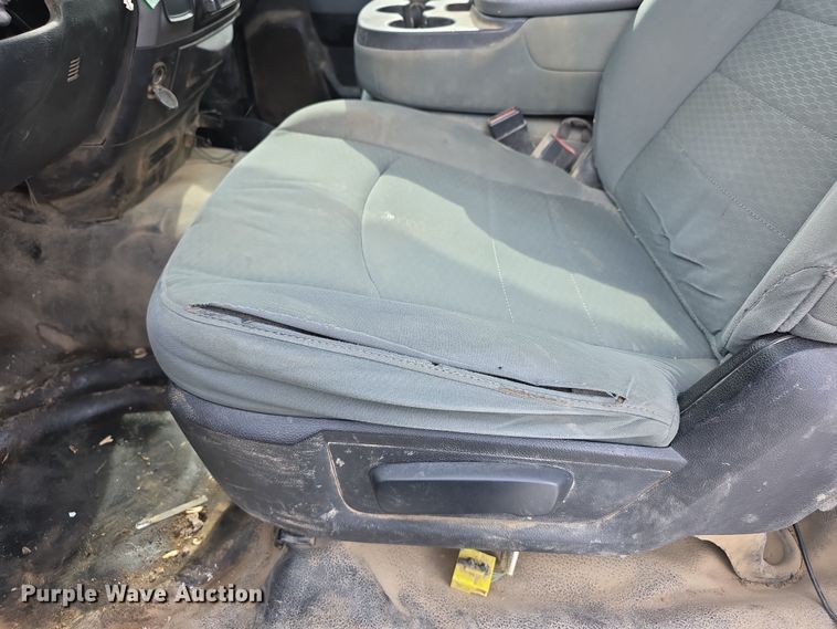 image for item FI0762 2015 Dodge Ram 3500HD utility bed pickup truck