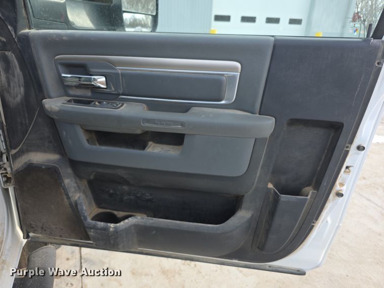 image for item FI0762 2015 Dodge Ram 3500HD utility bed pickup truck