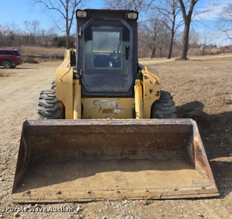 image for item FI0803 2002 Gehl SL7800 skid steer loader