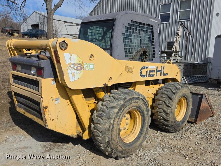 image for item FI0803 2002 Gehl SL7800 skid steer loader