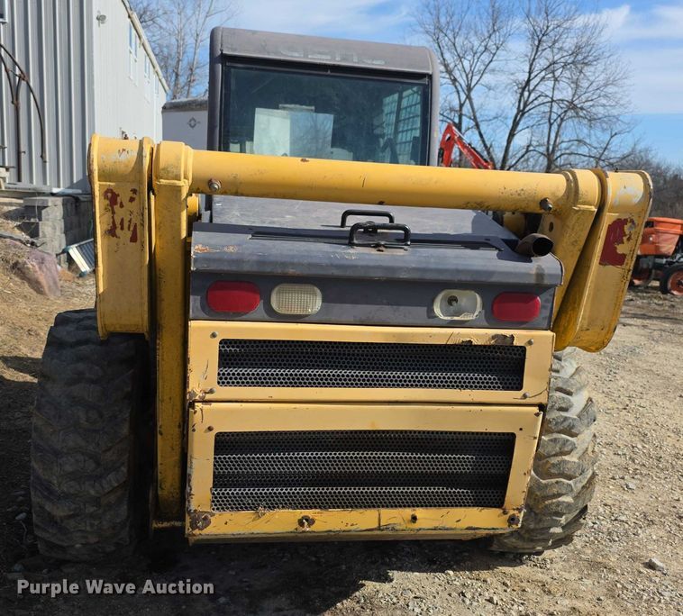 image for item FI0803 2002 Gehl SL7800 skid steer loader