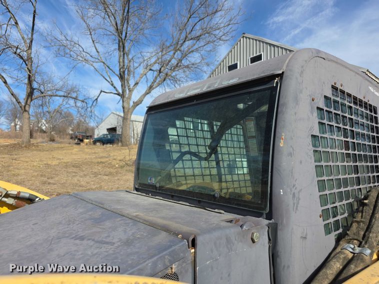 image for item FI0803 2002 Gehl SL7800 skid steer loader