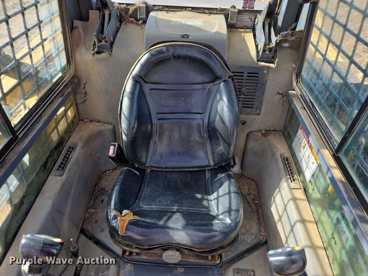 image for item FI0803 2002 Gehl SL7800 skid steer loader