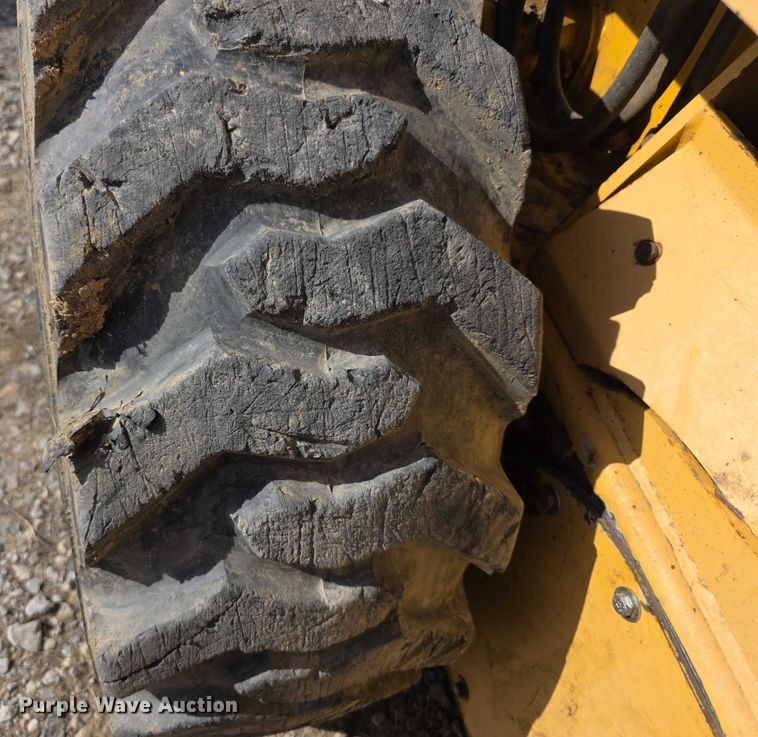 image for item FI0803 2002 Gehl SL7800 skid steer loader