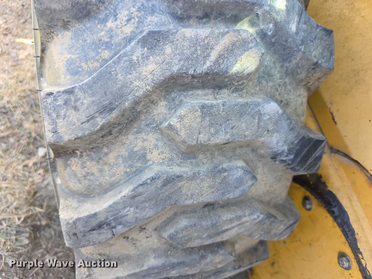 image for item FI0803 2002 Gehl SL7800 skid steer loader