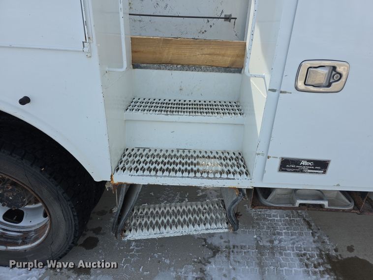 image for item FI0806 2014 Dodge Ram 5500HD bucket truck