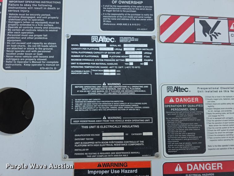 image for item FI0806 2014 Dodge Ram 5500HD bucket truck