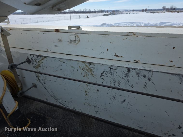 image for item FI0806 2014 Dodge Ram 5500HD bucket truck