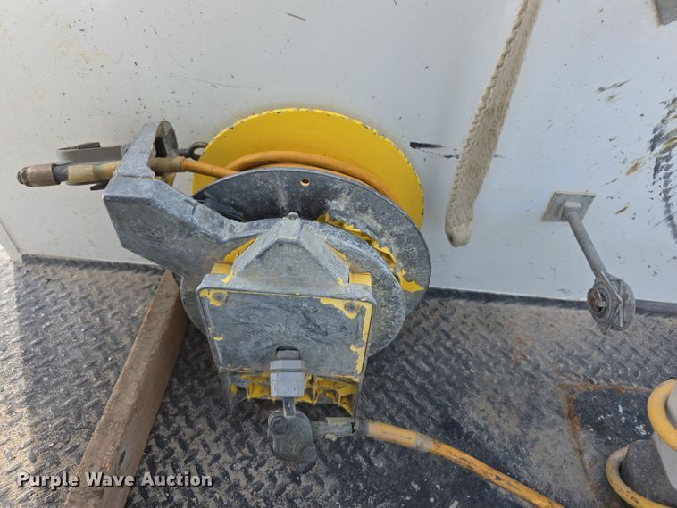 image for item FI0806 2014 Dodge Ram 5500HD bucket truck